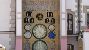 Vrátit orloji historickou podobu? A která by to měla být?