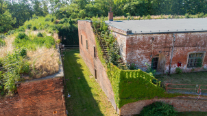 Fakultka opravuje část fortu Tafelberg. Rozšiřuje archiv