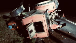 Noční zásah hasičů: U Přerova se po nehodě převrátil traktor