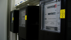 Nabízejí mi elektřinu, stěžovala si seniorka na mladou dvojici