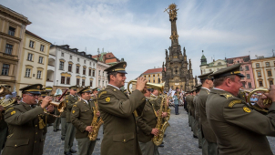 Hudba vojenských souborů rozezní centrum Olomouce