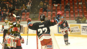 Hokejisté HC Olomouc doma porazili Pardubice