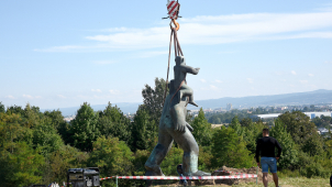 Socha svatého Kryštofa už je zpět u dálnice