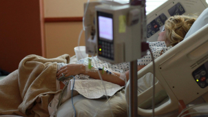 Vyšetřování brutálního zločinu uzavřeno. Oběť je na tom špatně