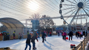 Vánoční trhy byly úspěšné, lákala rozhledna i kluziště