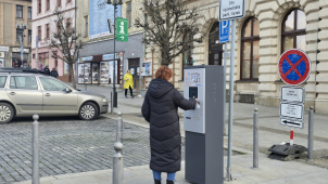 V Přerově zavedou chytré parkovací automaty, platí se přes QR kód