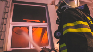 Dobrovolní hasiči a zdravotní a hasičští záchranáři dostanou dotaci