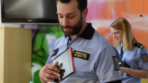 Spadla klec: Podvodník už peníze z lidí mámit nebude