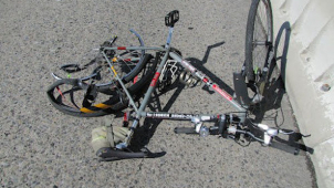 Cyklistku srazil opilec na kole, policie ho hledá