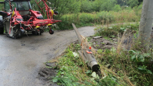 V Chrasticích na Šumpersku se srazil traktor s tranzitem