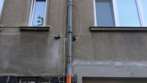 Na Hněvotínské se hádali kvůli špatně vedenému kabelu televize