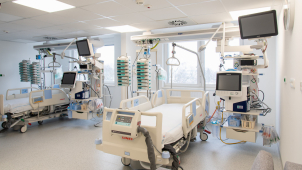 Dvě oddělení olomoucké fakultní nemocnice slaví narozeniny