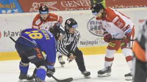 Mora před prázdným zimákem padla se Zlínem