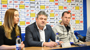 Je strašně těžké něco předjímat, řekl Minář