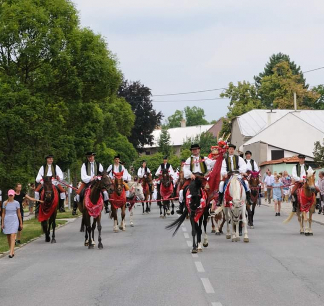 V Doloplazech chystají jízdu králů