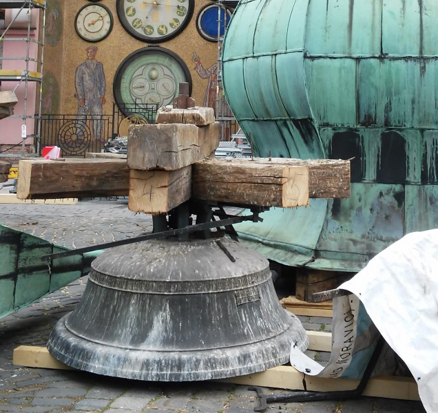 Cymbály se do věže nevrátí, věž radnice přišla o svůj hlas