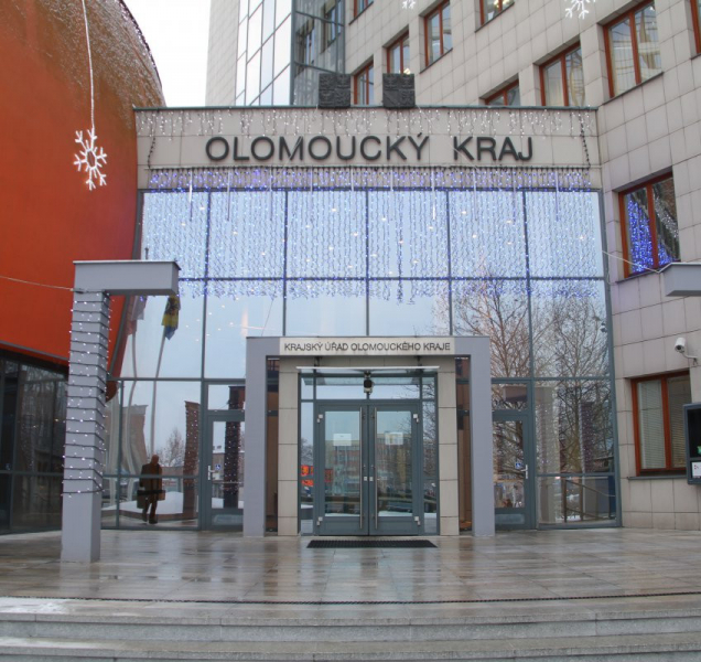 Jednání ve třech začalo, sešli se Piráti a STAN s ODS i Spojenci