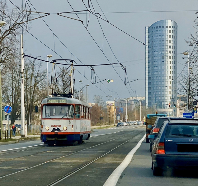 Olomoucké tramvaje i autobusy vyjely do ulic s knírem