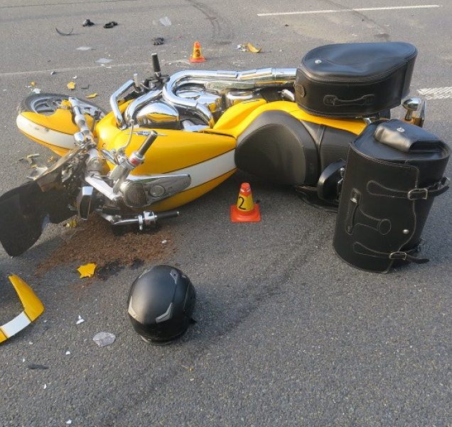 Tragédie u Přáslavic: Motorkář nepřežil srážku s návěsem