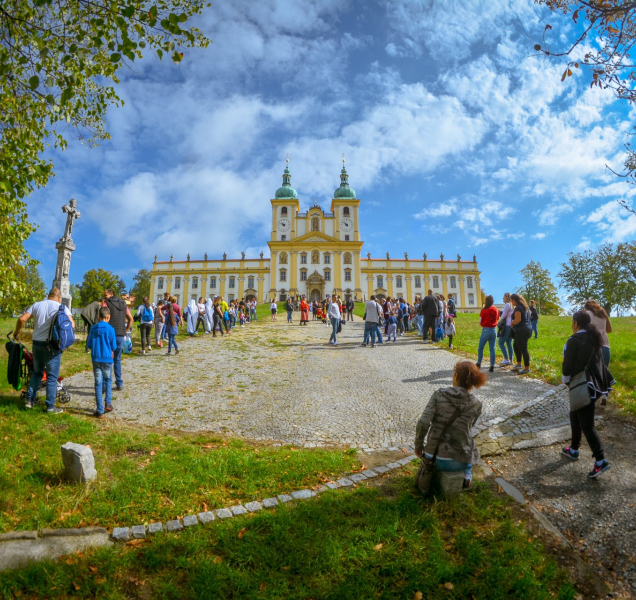 Romská pouť opět na Svatém Kopečku! Mši odslouží biskup Malý
