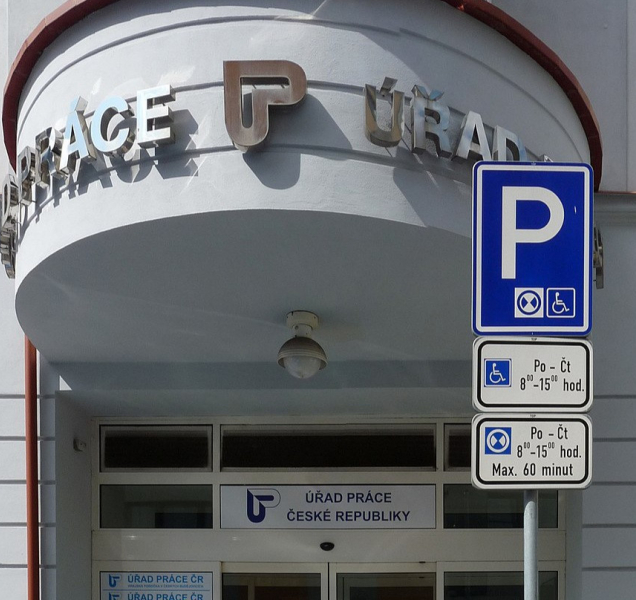 Nezaměstnanost v kraji klesla, pracovních míst přibylo