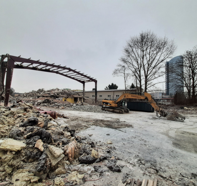 FOTO: Disko Envelopa šlo k zemi. Zbyla suť a kov