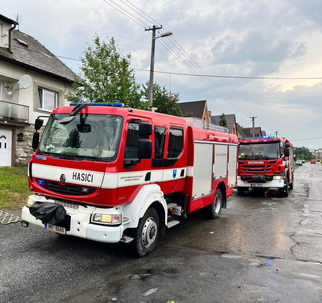 Hasiči pomáhají odstranit následky krupobití