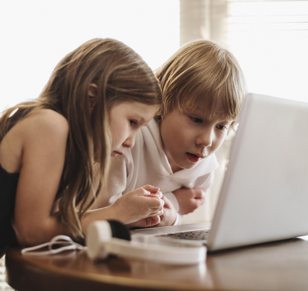 Odborníci z Filozofické fakulty UPOL varují před dopady internetu na mládež