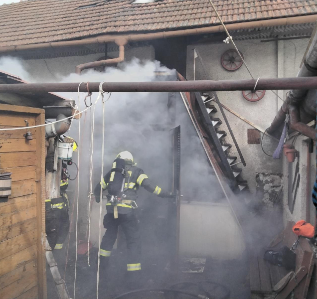 Ničivý požár v rodinném domě vypukl kvůli chybě při topení