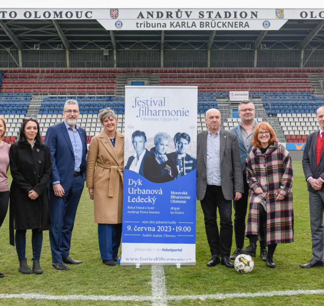 Vojta Dyk, Janek Ledecký a Eva Urbanová na Andrově stadionu!