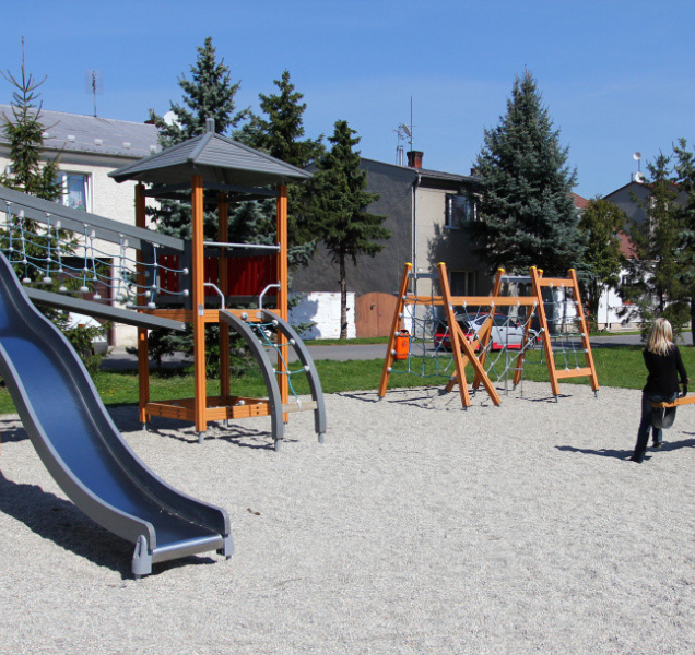 Pro děti: nové hřiště v Holickém lese a dvě další opravená