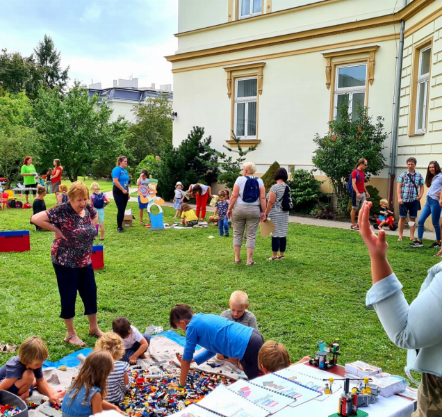 Úřední čtvrť žije a zve publikum na další slavnosti