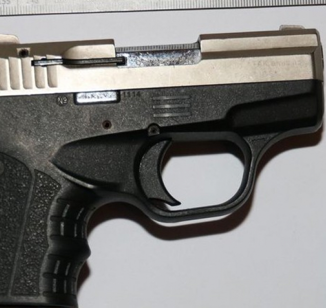 Ozbrojený recidivista si s distribucí drog pokoj nedal, už je ve vazbě