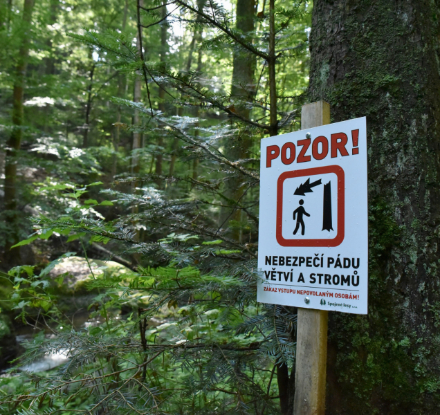 Jdete na Rešovské vodopády? Úřady zavřely cesty, hrozí pád stromů