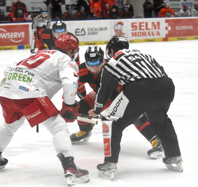 Hokejisté HC Olomouc to v Kladně schytali