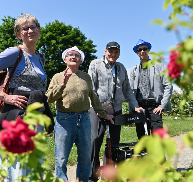 Zaměstnanci olomoucké firmy připravili seniorům den v rozáriu