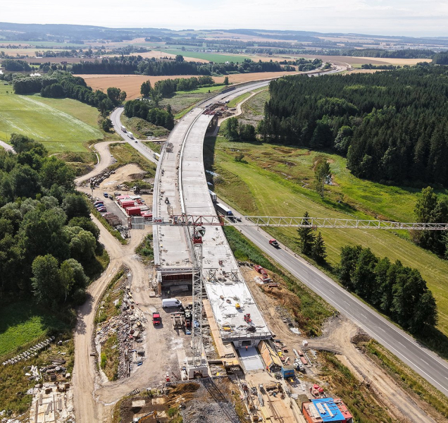 Potřebná severní dálnice z Moravy do Čech rychle postupuje
