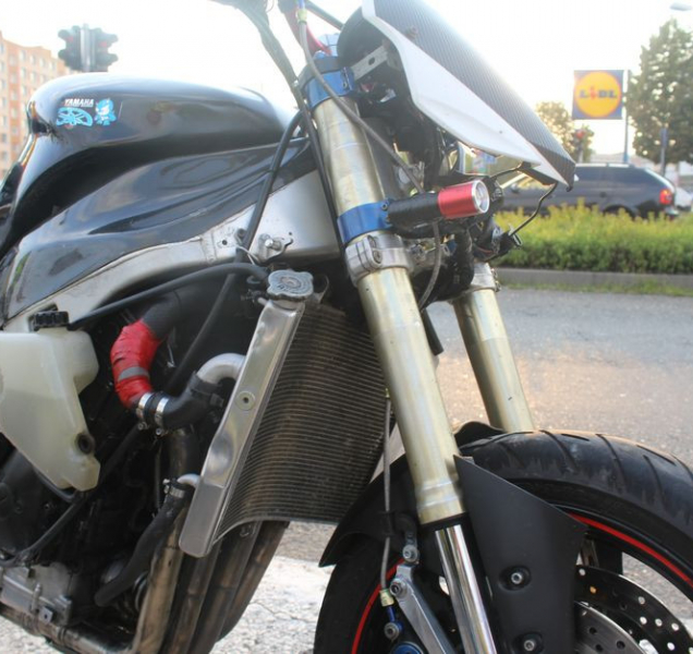 Na Velkomoravské se zranil motorkář