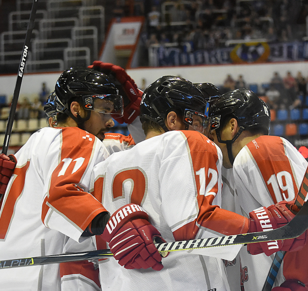 Tomeček sestřelil hattrickem Kometu