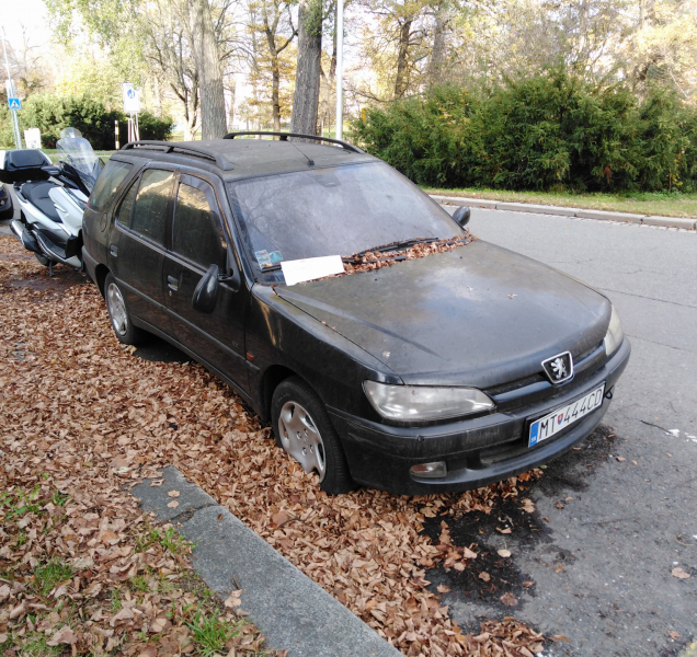 Odstavená auta okupují stále větší část Olomouce