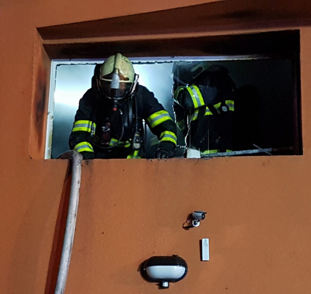 V rodinném domě v Mostkovicích hořelo