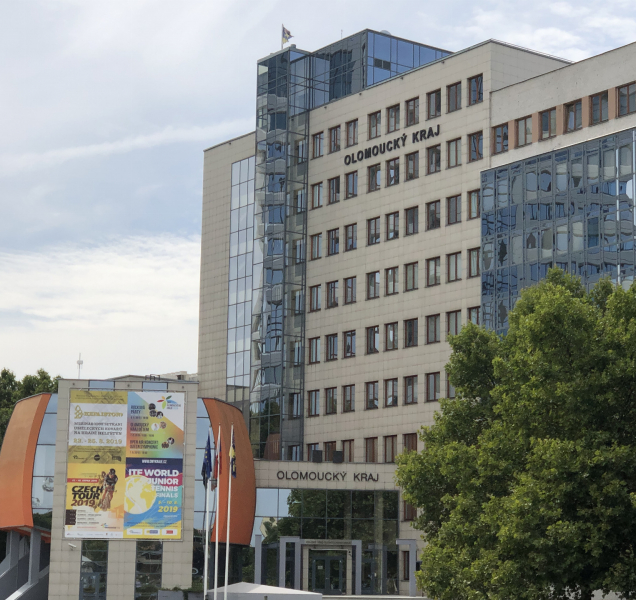 Krajskou krizovou linku teď může využít každý