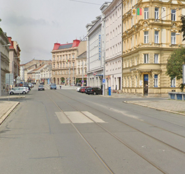 Uzavírka 1. máje se odkládá