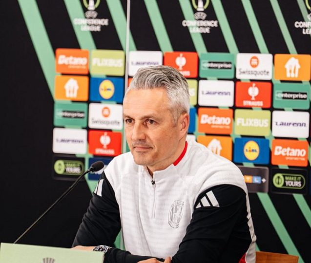 Jsme tu proto, abychom favoritovi postup zmařili, říká trenér Janotka