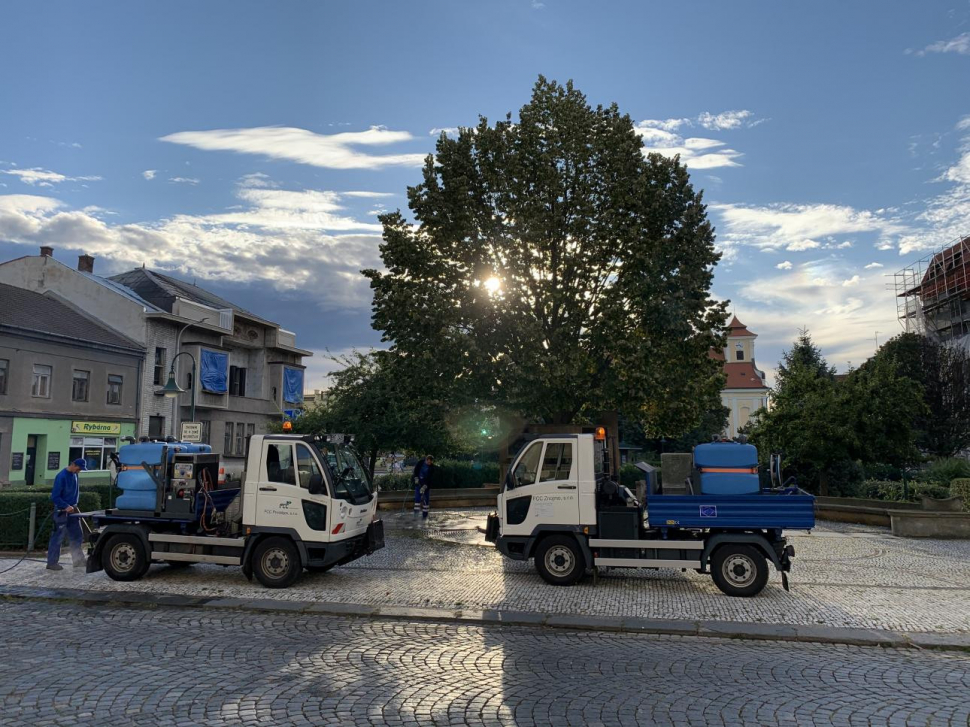 Prostějov zkouší likvidovat plevel horkou vodou