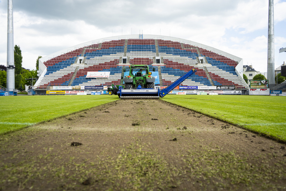 Hrací plocha Androva stadionu prochází rekonstrukcí