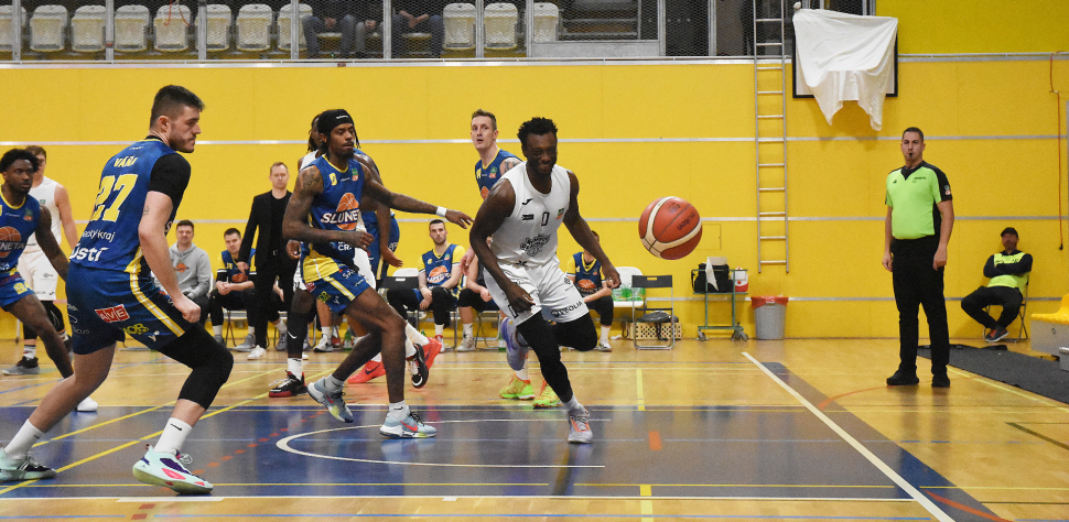 Basketbalisté BK REDSTONE nepřekvapili Pardubice