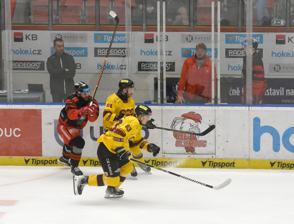 Hokejisté HC Olomouc první zápas série ubojovali
