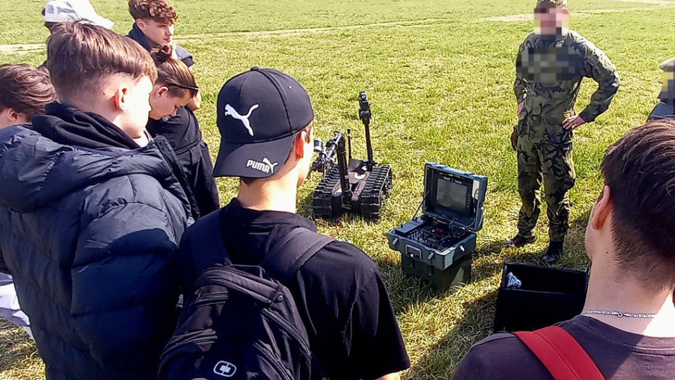 Měla by se v ČR zavést povinná vojenská příprava?