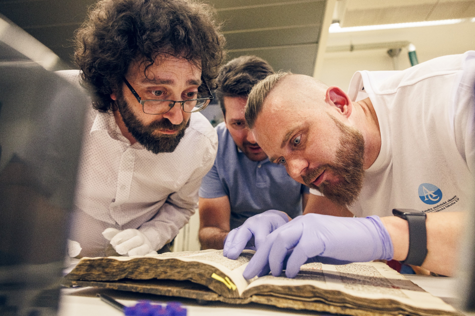 Odhalí tajemství léčiv středověkých lékařů?